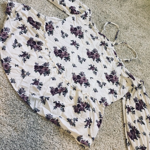 American Eagle Outfitters Tops - AE cold shoulder top!! ✨ American Eagle Outfitters Tops - AE cold shoulder top!! ✨